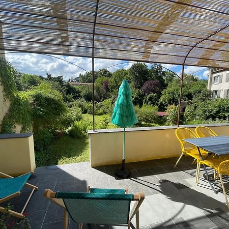 Gite Avec Terrasse Saint-Saturnin  Extérieur photo