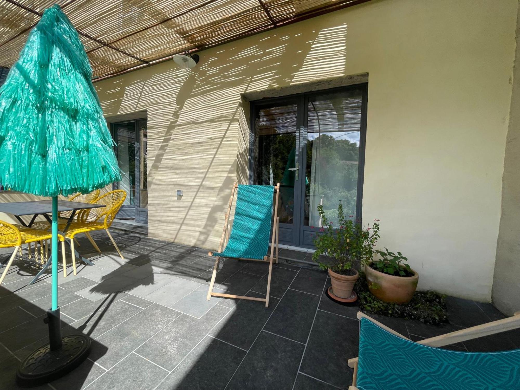 Gite Avec Terrasse Saint-Saturnin  Extérieur photo